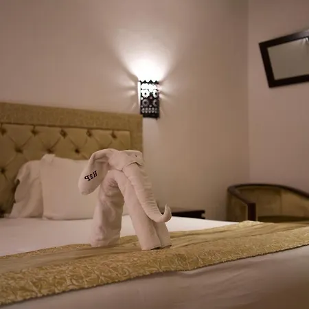 Hotel Les Trois Palmiers-2